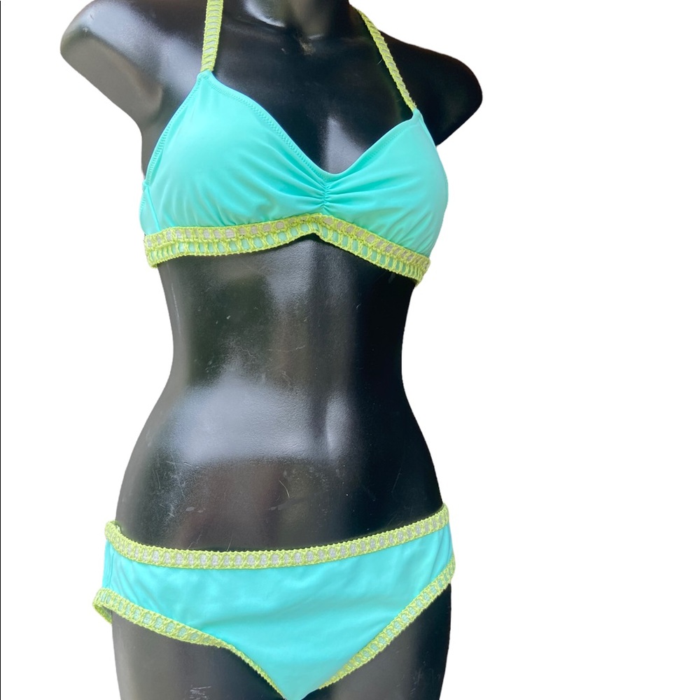 Victorias Secret Bikini Set! Top-Small Bottoms-Medium - Picture 3 of 13